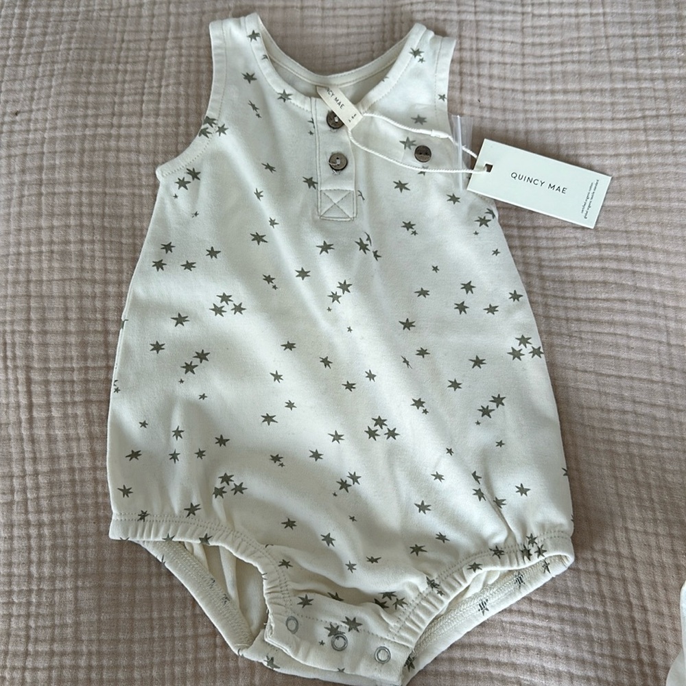 QUINCY MAE SLEEVELESS STAR ROMPER BOHO NEUTRAL 3-6M Ivory